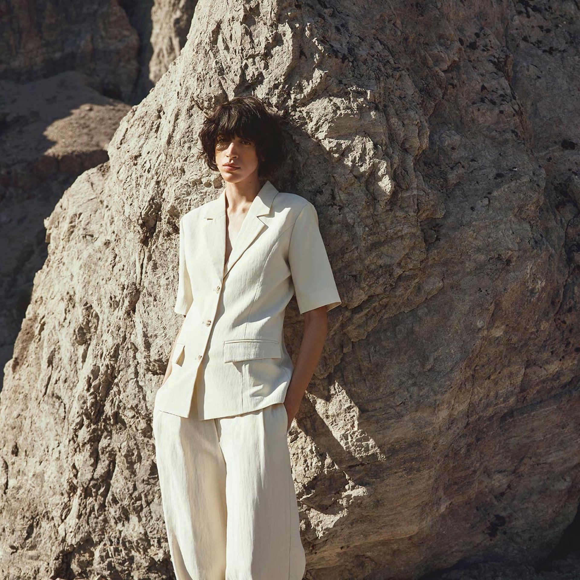 <h1 style="font-family: Nimbus Sans, Helvetica, Arial; text-align: center; font-size:210%; color:#ffffff;"><strong>TWILIGHT HEAT</strong></h1>